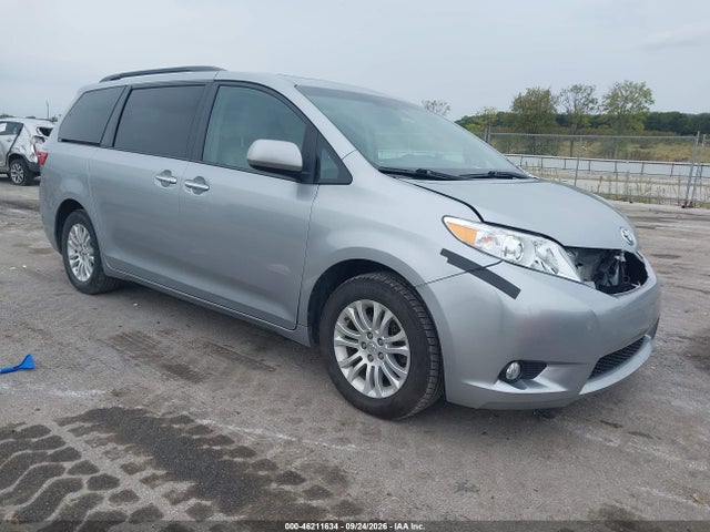 Продажа на аукционе авто 2016 Toyota Sienna Xle 8 Passenger, vin: 5TDYK3DC9GS755674, номер лота: 46211634