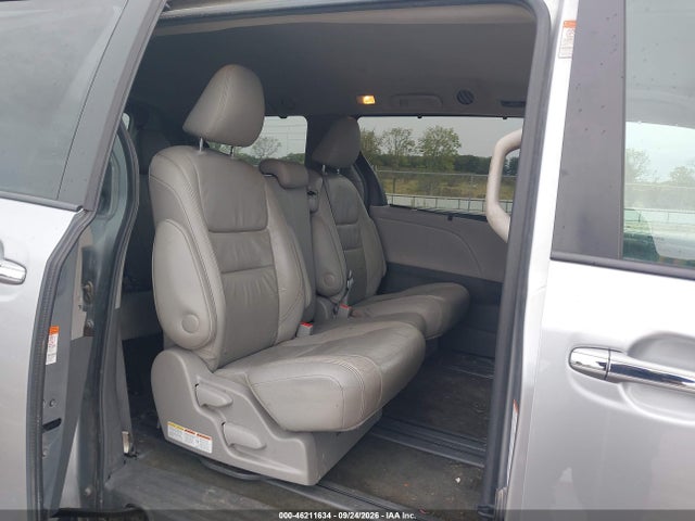 Продажа на аукционе авто 2016 Toyota Sienna Xle 8 Passenger, vin: 5TDYK3DC9GS755674, номер лота: 46211634