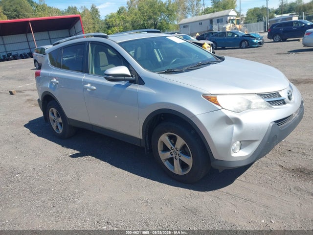 46211669 :رقم المزاد ، JTMRFREV7FD111323 vin ، 2015 Toyota Rav4 Xle مزاد بيع