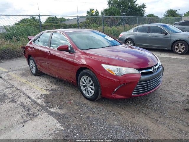 46212024 :رقم المزاد ، 4T1BF1FK1HU748567 vin ، 2017 Toyota Camry Le مزاد بيع