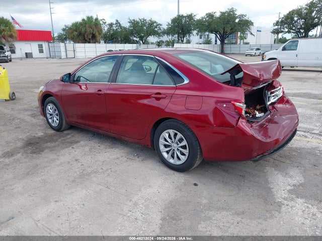 46212024 :رقم المزاد ، 4T1BF1FK1HU748567 vin ، 2017 Toyota Camry Le مزاد بيع