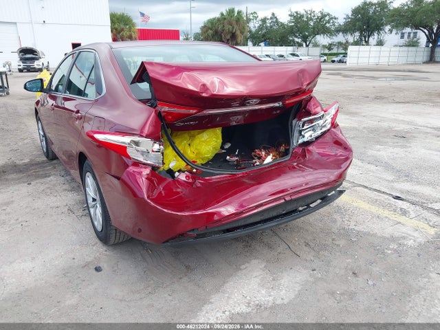 46212024 :رقم المزاد ، 4T1BF1FK1HU748567 vin ، 2017 Toyota Camry Le مزاد بيع