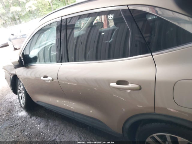 46212199 :رقم المزاد ، 1FMCU0DZXLUA70656 vin ، 2020 Ford Escape Titanium Hybrid مزاد بيع