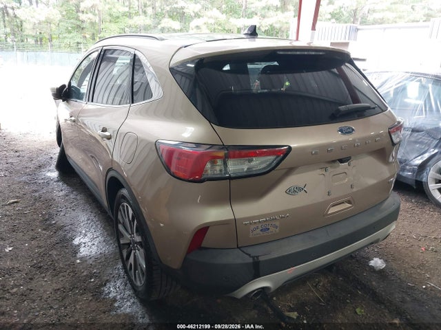 46212199 :رقم المزاد ، 1FMCU0DZXLUA70656 vin ، 2020 Ford Escape Titanium Hybrid مزاد بيع
