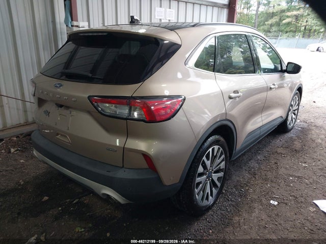 46212199 :رقم المزاد ، 1FMCU0DZXLUA70656 vin ، 2020 Ford Escape Titanium Hybrid مزاد بيع