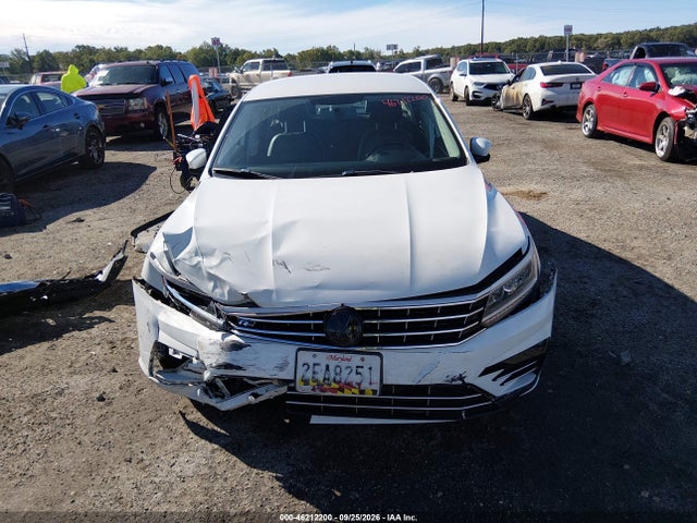 2017 Volkswagen Passat 1.8t R-line მანქანა იყიდება აუქციონზე, vin: 1VWDT7A3XHC084703, აუქციონის ნომერი: 46212200