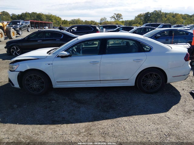 2017 Volkswagen Passat 1.8t R-line მანქანა იყიდება აუქციონზე, vin: 1VWDT7A3XHC084703, აუქციონის ნომერი: 46212200