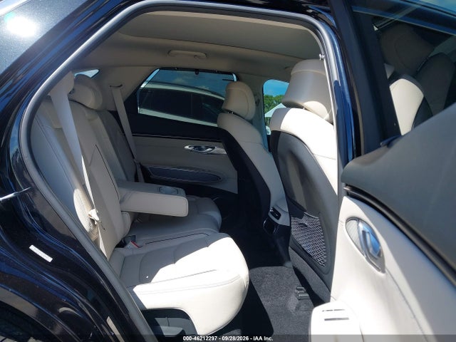 Продажа на аукционе авто 2023 Genesis Gv70 2.5t Awd, vin: KMUMADTBXPU137496, номер лота: 46212297