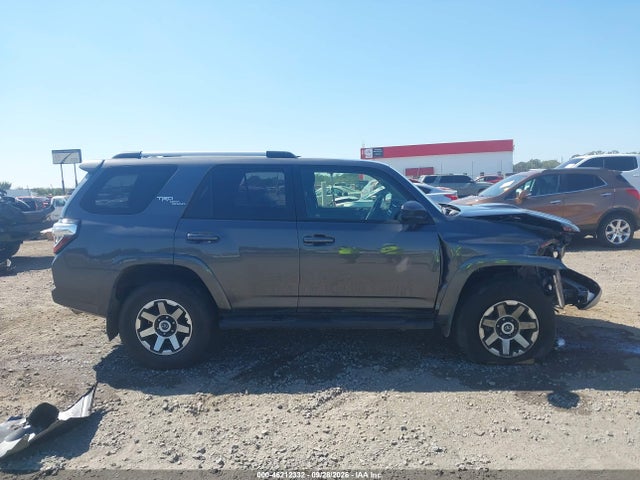 Продаж на аукціоні авто 2018 Toyota 4runner Trd Off Road, vin: JTEBU5JR3J5557542, номер лоту: 46212332