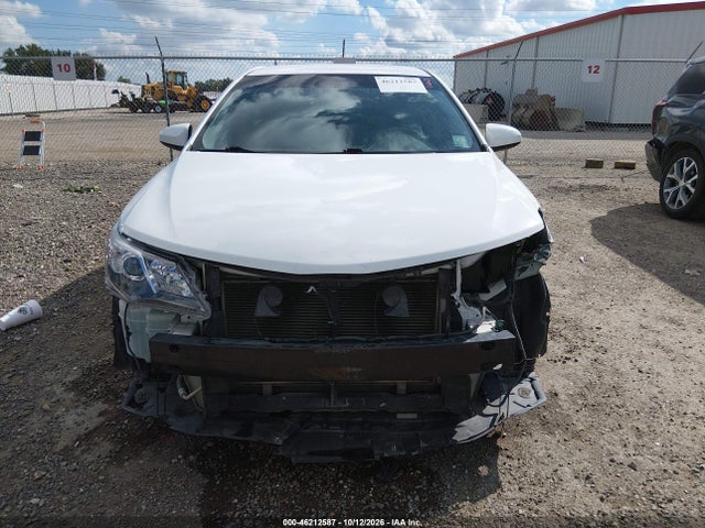 46212587 :رقم المزاد ، 4T1BF1FK5EU303471 vin ، 2014 Toyota Camry Se مزاد بيع
