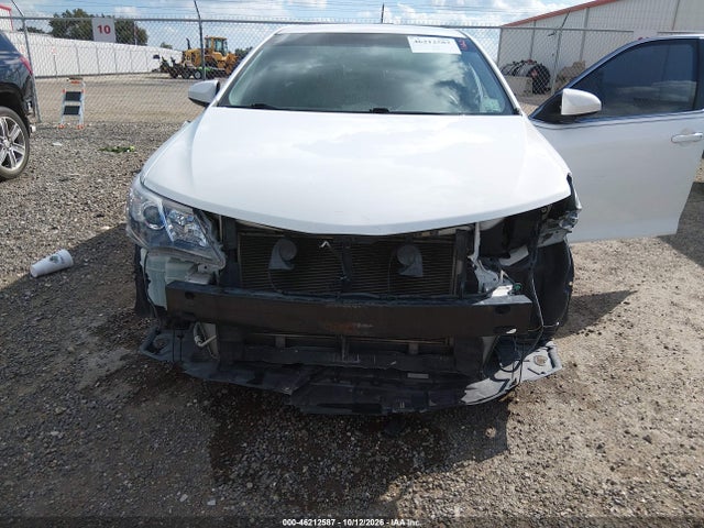 46212587 :رقم المزاد ، 4T1BF1FK5EU303471 vin ، 2014 Toyota Camry Se مزاد بيع