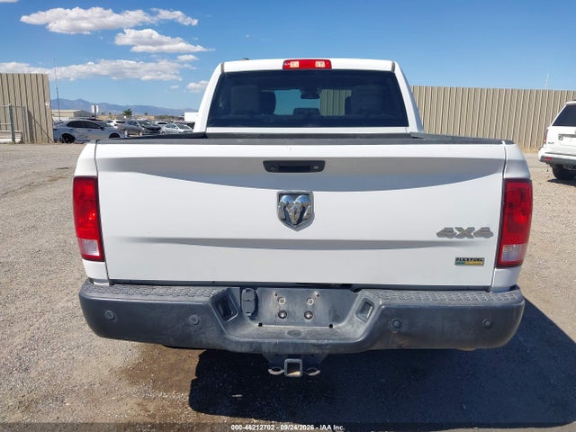 1C6RR7KG5JS297232 RAM 1500 Tradesman 4x4 5&#039;7 Box