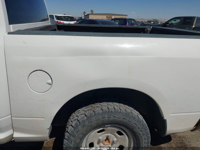 1C6RR7KG5JS297232 RAM 1500 Tradesman 4x4 5&#039;7 Box