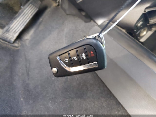 46212704 :رقم المزاد ، 4T1B11HK0KU234194 vin ، 2019 Toyota Camry Se مزاد بيع