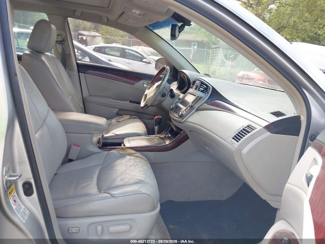 46212723 :رقم المزاد ، 4T1BK3DB4BU382492 vin ، 2011 Toyota Avalon Limited مزاد بيع
