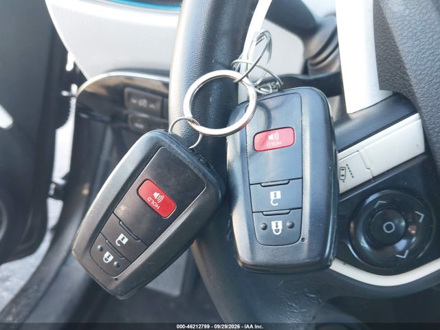 Продажа на аукционе авто 2017 Toyota Prius Four, vin: JTDKARFU7H3541237, номер лота: 46212799
