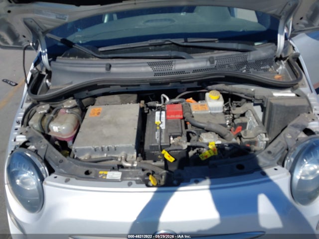 46212922 :رقم المزاد ، 3C3CFFGEXET225573 vin ، 2014 Fiat 500e Battery Electric مزاد بيع