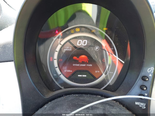 46212922 :رقم المزاد ، 3C3CFFGEXET225573 vin ، 2014 Fiat 500e Battery Electric مزاد بيع