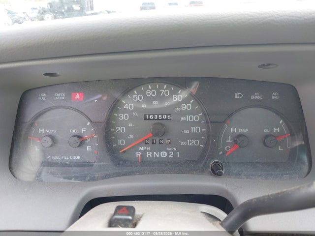 2001 Mercury Grand Marquis Gs მანქანა იყიდება აუქციონზე, vin: 2MEFM74W51X637974, აუქციონის ნომერი: 46213117