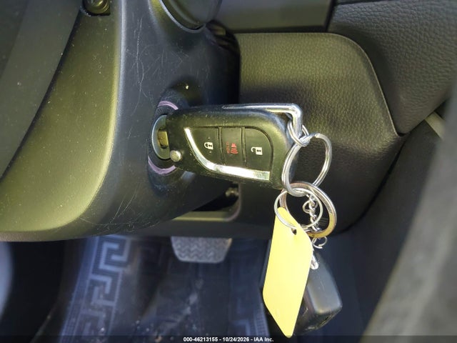 2T3H1RFV3RC302304 Toyota RAV4 LE
