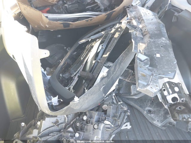 2T3H1RFV3RC302304 Toyota RAV4 LE