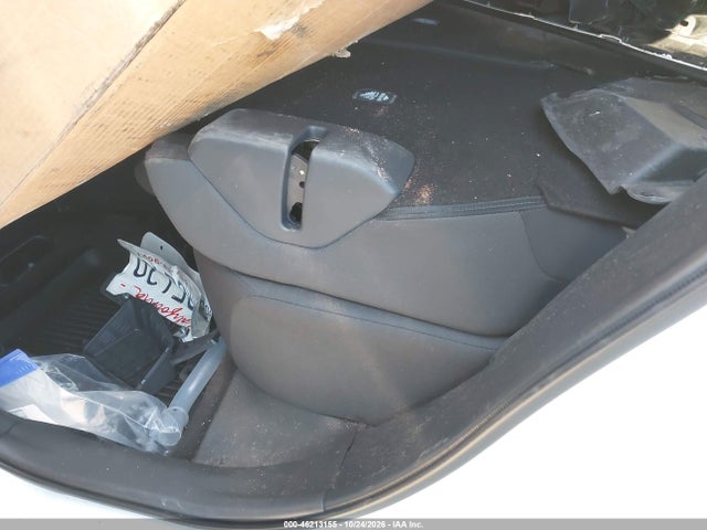 2T3H1RFV3RC302304 Toyota RAV4 LE