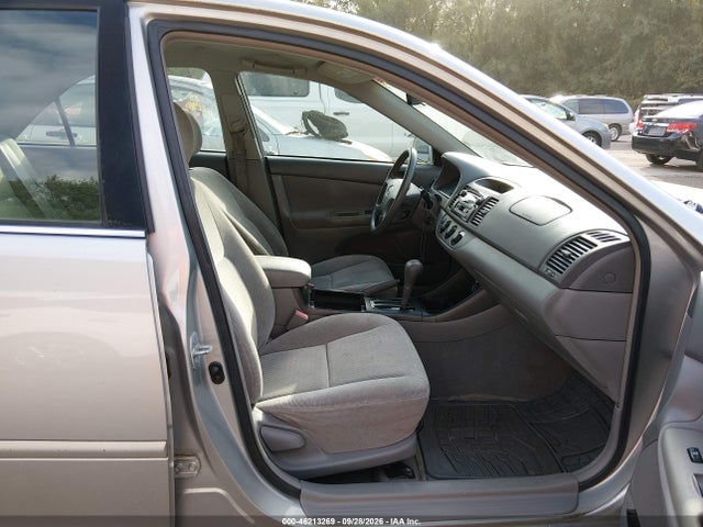 2002 Toyota Camry Le მანქანა იყიდება აუქციონზე, vin: 4T1BE32K32U564386, აუქციონის ნომერი: 46213269