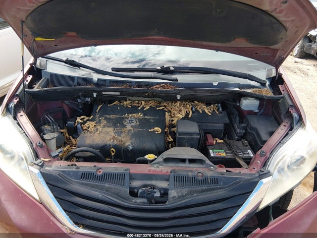 46213370 :رقم المزاد ، 5TDKK3DC6BS155404 vin ، 2011 Toyota Sienna Le V6 مزاد بيع