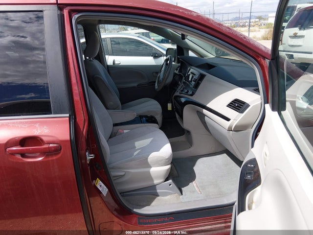 46213370 :رقم المزاد ، 5TDKK3DC6BS155404 vin ، 2011 Toyota Sienna Le V6 مزاد بيع