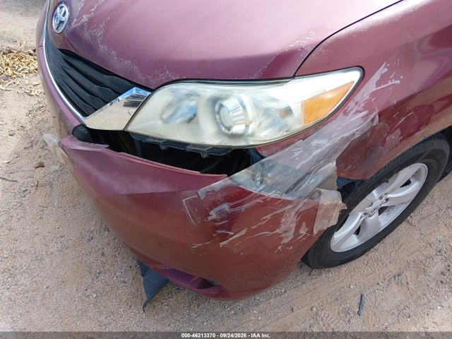 46213370 :رقم المزاد ، 5TDKK3DC6BS155404 vin ، 2011 Toyota Sienna Le V6 مزاد بيع