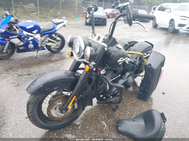 Harley-Davidson FLHCS 2019 1HD1YBK28KB073825 Image 2