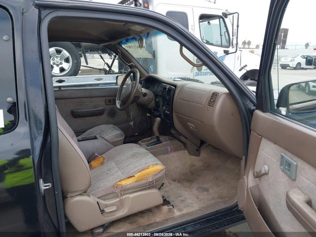 46213503 :رقم المزاد ، 4TASM92N6XZ461957 vin ، 1999 Toyota Tacoma Prerunner مزاد بيع