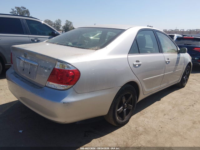 2005 Toyota Camry Le მანქანა იყიდება აუქციონზე, vin: 4T1BE32K05U085380, აუქციონის ნომერი: 46213624