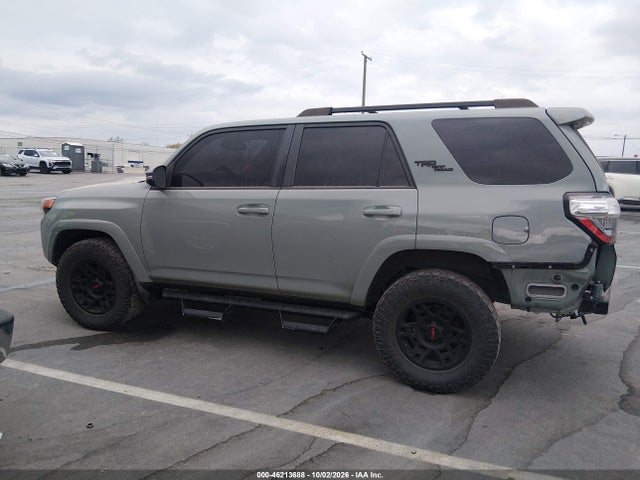 Продажа на аукционе авто 2022 Toyota 4runner Trd Off Road Premium, vin: JTERU5JR1N6059760, номер лота: 46213688