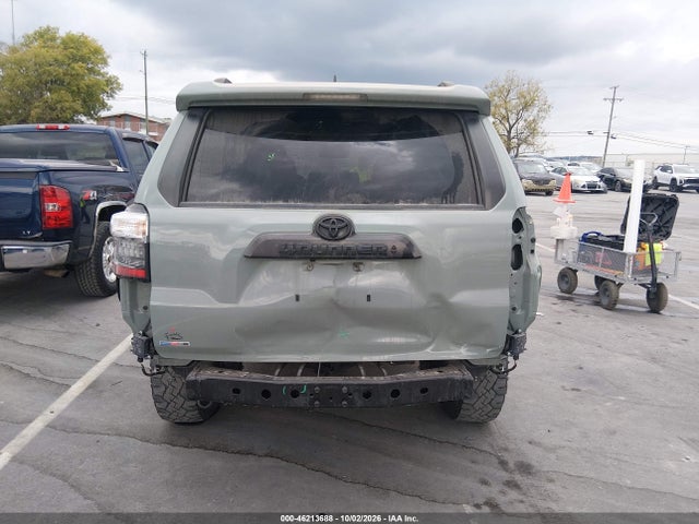 Продажа на аукционе авто 2022 Toyota 4runner Trd Off Road Premium, vin: JTERU5JR1N6059760, номер лота: 46213688