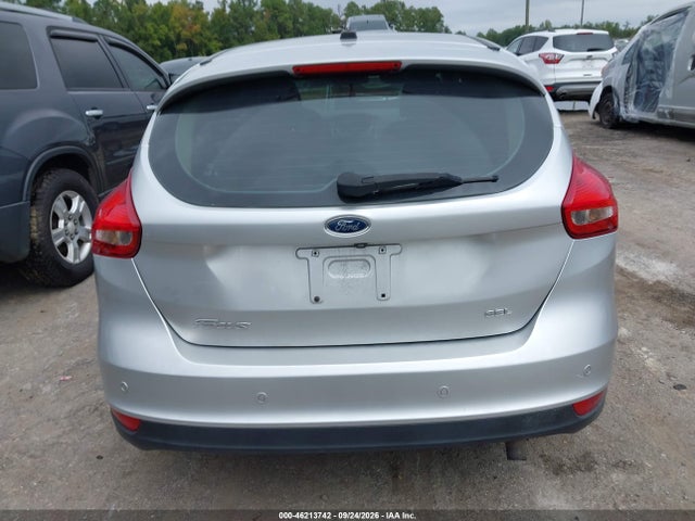 46213742 :رقم المزاد ، 1FADP3M26JL202339 vin ، 2018 Ford Focus Sel مزاد بيع