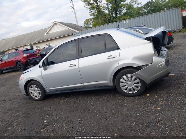 46213810 :رقم المزاد ، 3N1BC1AP4BL452981 vin ، 2011 Nissan Versa 1.8s مزاد بيع