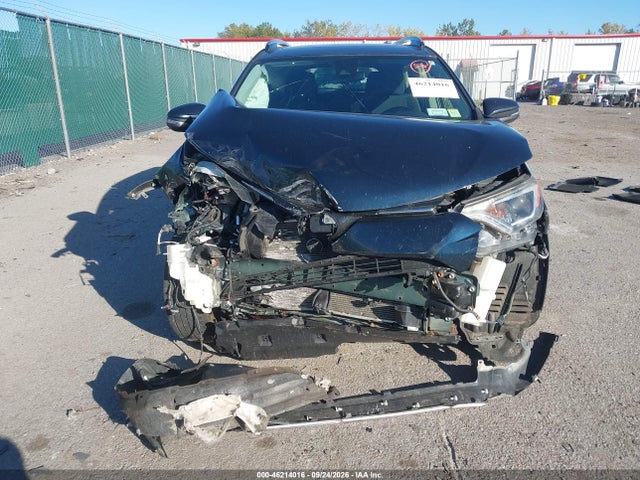 46214016 :رقم المزاد ، JTMRFREV2JJ245277 vin ، 2018 Toyota Rav4 Xle مزاد بيع