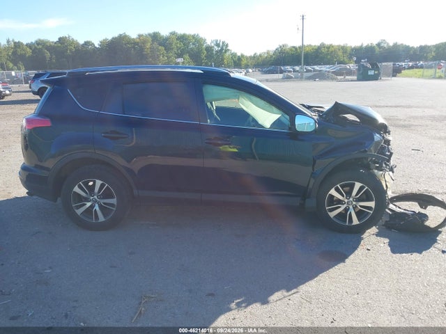 46214016 :رقم المزاد ، JTMRFREV2JJ245277 vin ، 2018 Toyota Rav4 Xle مزاد بيع