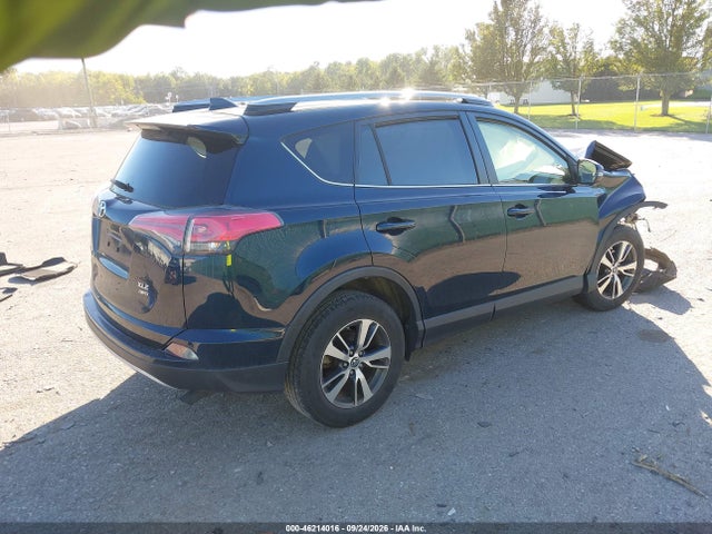 46214016 :رقم المزاد ، JTMRFREV2JJ245277 vin ، 2018 Toyota Rav4 Xle مزاد بيع