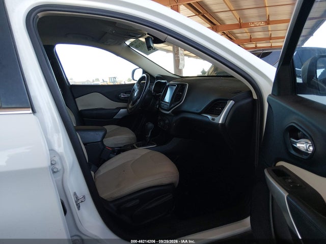 46214206 :رقم المزاد ، 1C4PJLCB9HW667474 vin ، 2017 Jeep Cherokee Latitude Fwd مزاد بيع
