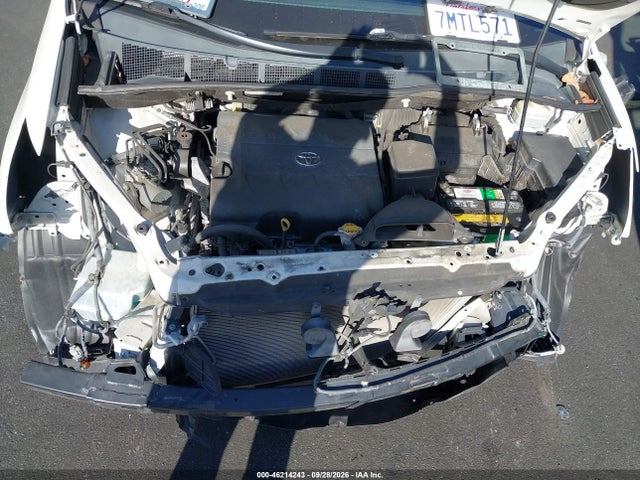 2015 Toyota Sienna Xle Premium 8 Passenger მანქანა იყიდება აუქციონზე, vin: 5TDYK3DC2FS625993, აუქციონის ნომერი: 46214243