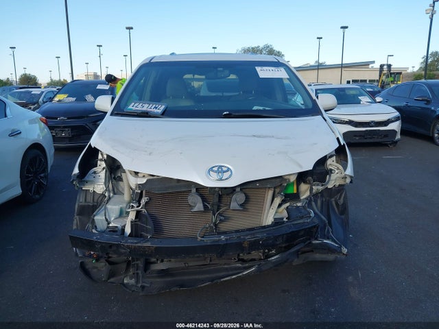 2015 Toyota Sienna Xle Premium 8 Passenger მანქანა იყიდება აუქციონზე, vin: 5TDYK3DC2FS625993, აუქციონის ნომერი: 46214243