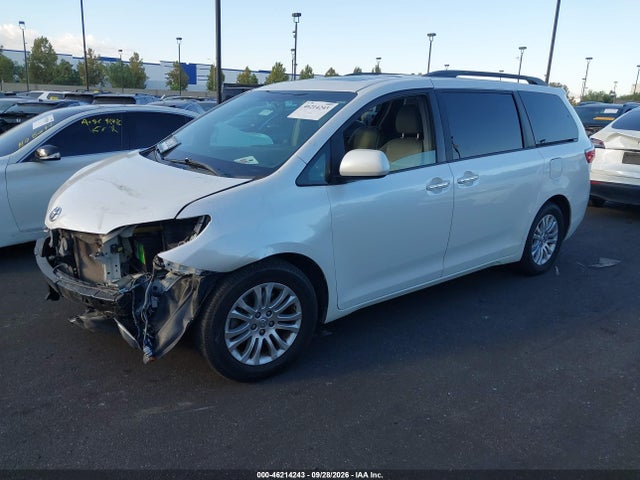 2015 Toyota Sienna Xle Premium 8 Passenger მანქანა იყიდება აუქციონზე, vin: 5TDYK3DC2FS625993, აუქციონის ნომერი: 46214243