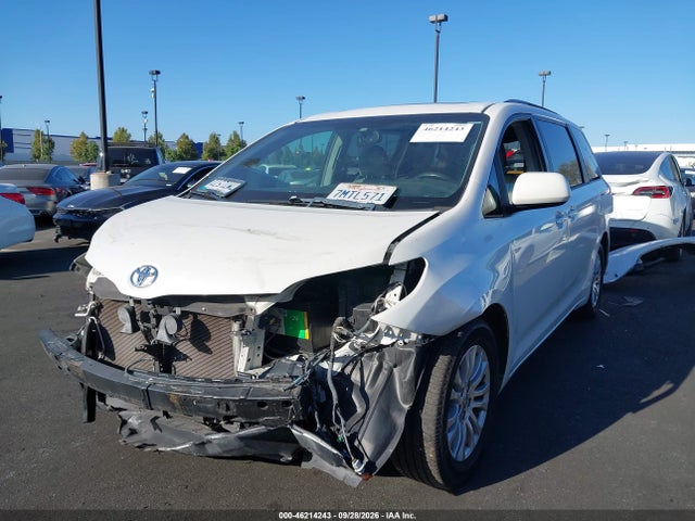 2015 Toyota Sienna Xle Premium 8 Passenger მანქანა იყიდება აუქციონზე, vin: 5TDYK3DC2FS625993, აუქციონის ნომერი: 46214243