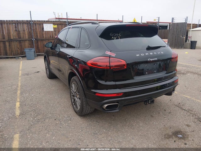 46214307 :رقم المزاد ، WP1AA2A23HKA85346 vin ، 2017 Porsche Cayenne مزاد بيع