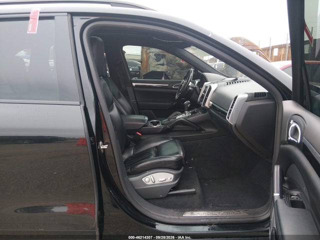 46214307 :رقم المزاد ، WP1AA2A23HKA85346 vin ، 2017 Porsche Cayenne مزاد بيع