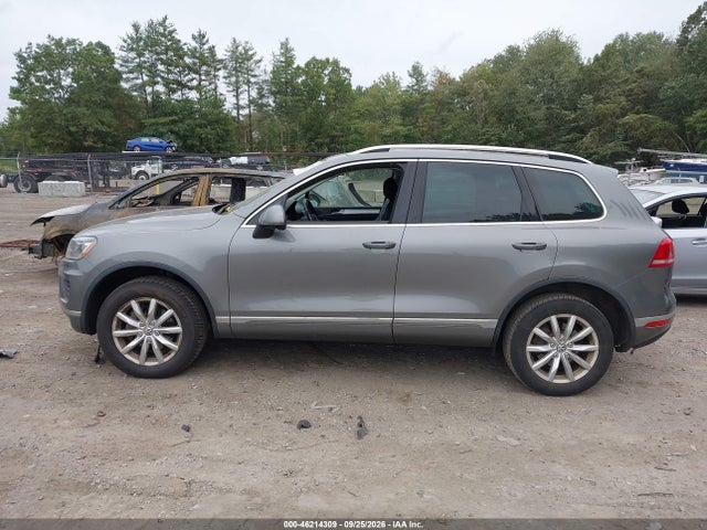 46214309 :رقم المزاد ، WVGEF9BP2GD010160 vin ، 2016 Volkswagen Touareg Vr6 Sport مزاد بيع