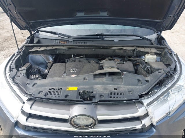 Продажа на аукционе авто 2018 Toyota Highlander Le, vin: 5TDBZRFH5JS876514, номер лота: 46214382