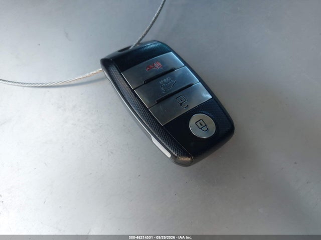 KNDJX3AAXJ7893490 KIA Alma !
